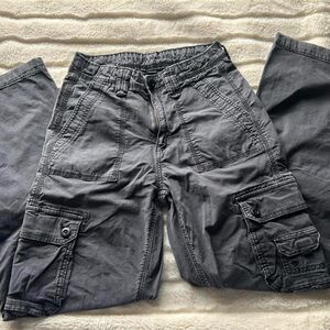 AMERICAN EAGLE DARK GRAY CARGO PANTS